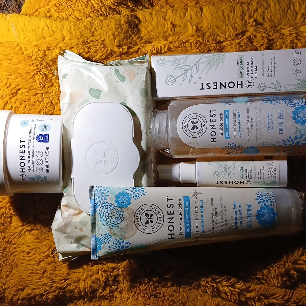 (6)THE HONEST CO Wipes Bubble Bath Rash Cream Healing Ointment Rash Spray Lotion